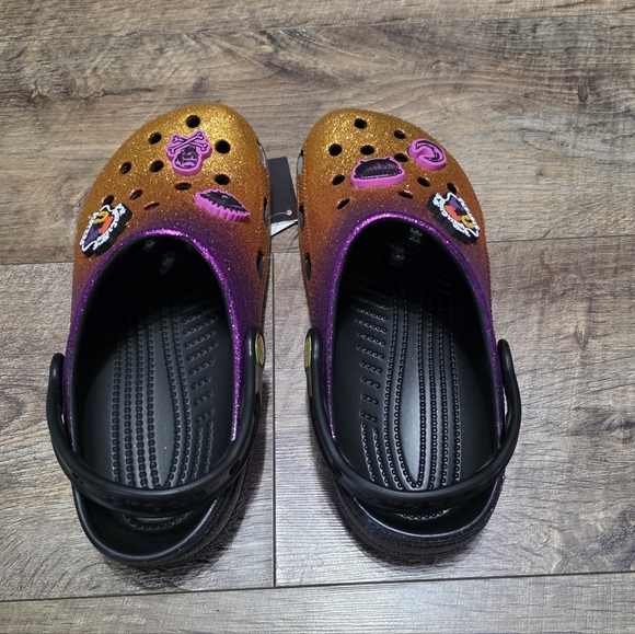 New Crocs X Disney Hocuspocus Sandals Women Size 7 - Picture 10 of 12